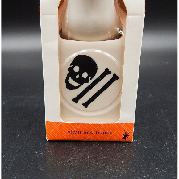 Martha Stewart Skull and Bones Craft Punch 2008 Halloween Scrapbooking NOS - Picture 6 of 6